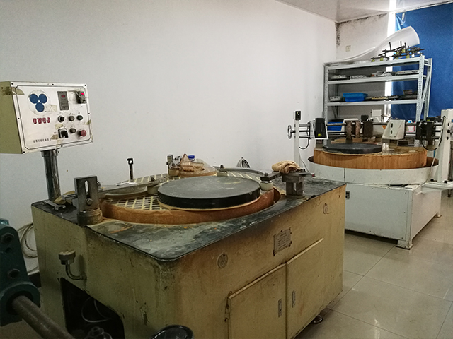 High precision ring throwing machine